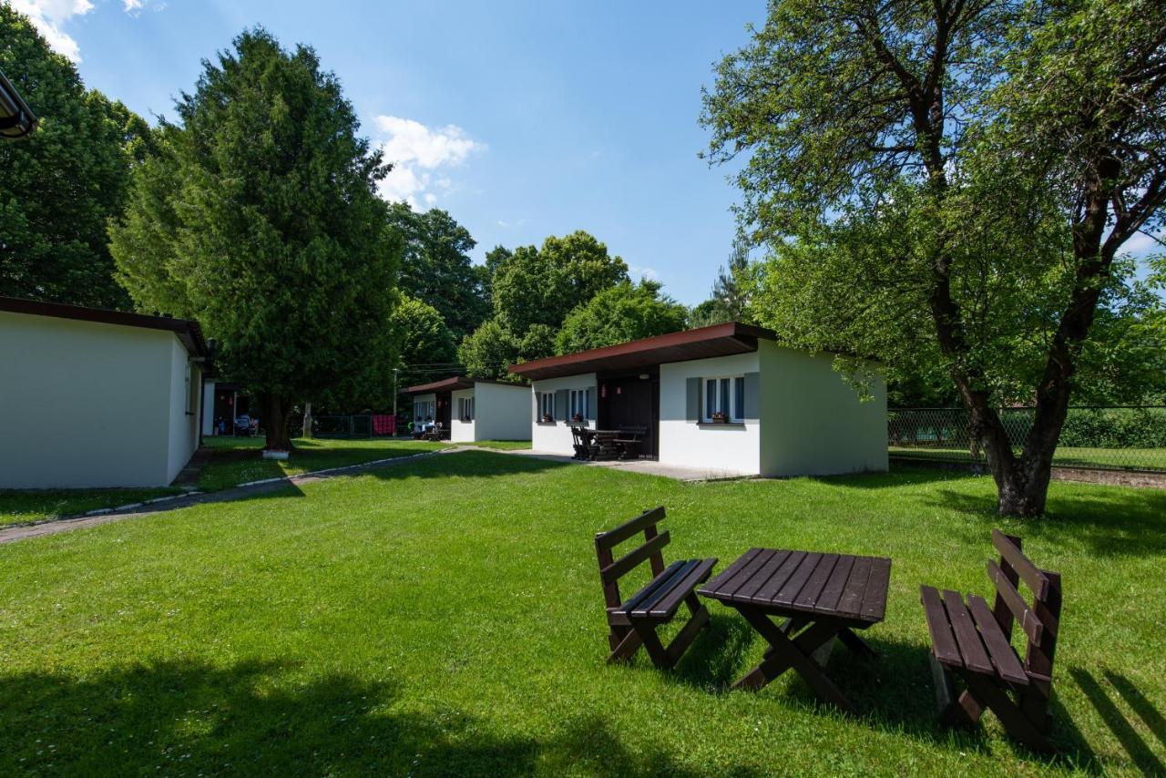 Osrodek Wypoczynkowy Dolomity Hotel Jedwabno Exterior photo